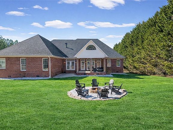 2nd image of 1746 Wayside Rd