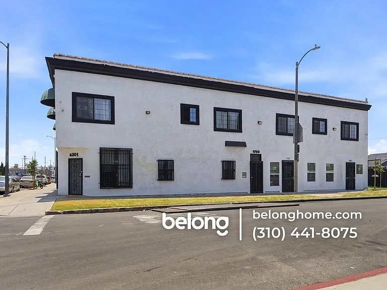 1702 W 43rd St — Photo 1