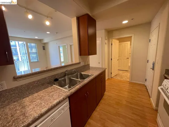 989 Franklin St APT 523, Oakland, CA 94607