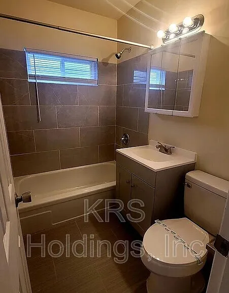 The Carlisle Apartments — Photo 24