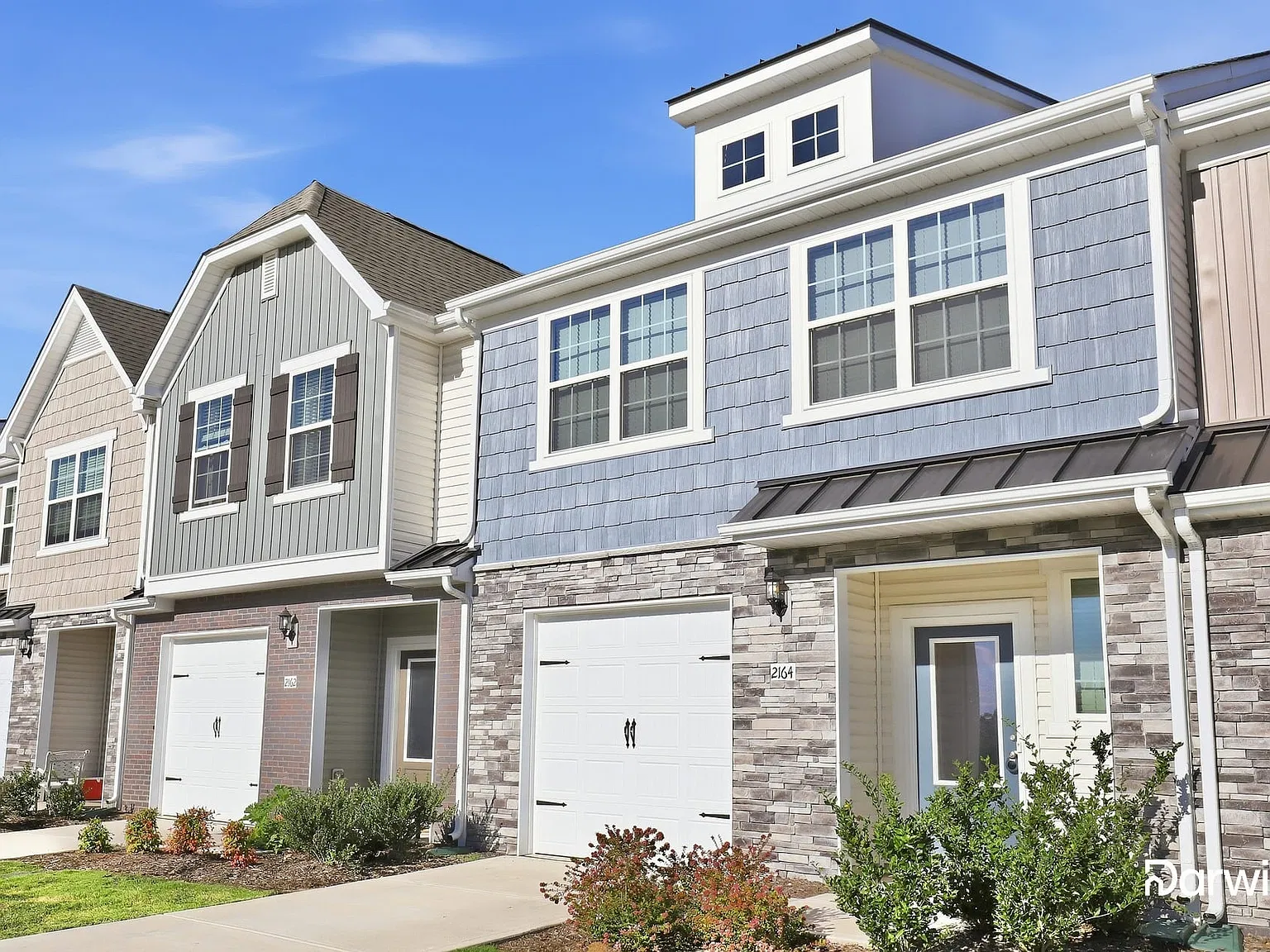 3 bed, 2.5 bath, 1722 sqft, $1,850 — Photo 2