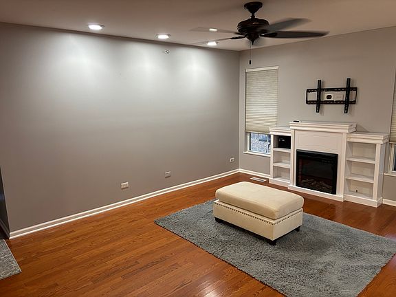 2nd image of 5S530 Paxton Dr #1B