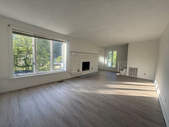 2nd image of 134 Garred St