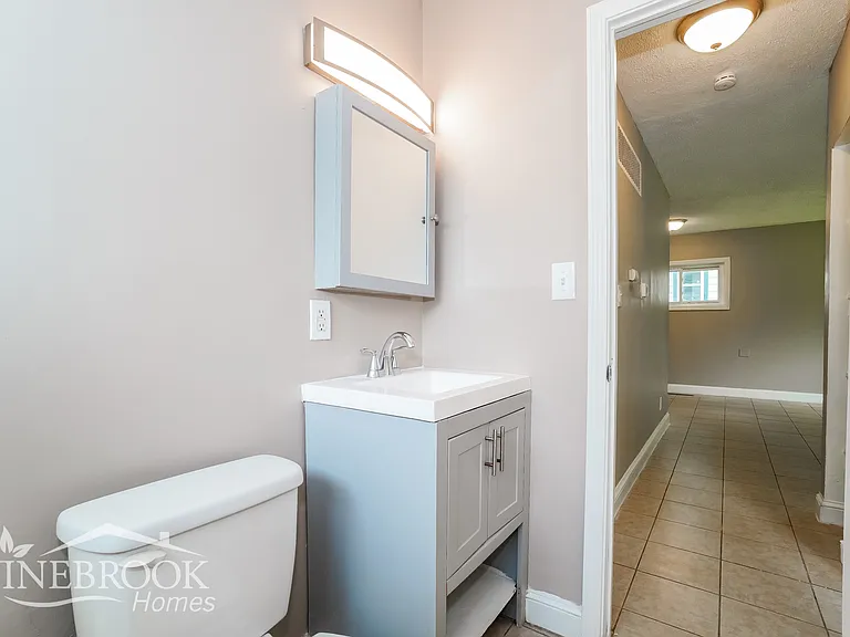 1747 Brentnell Ave — Photo 14