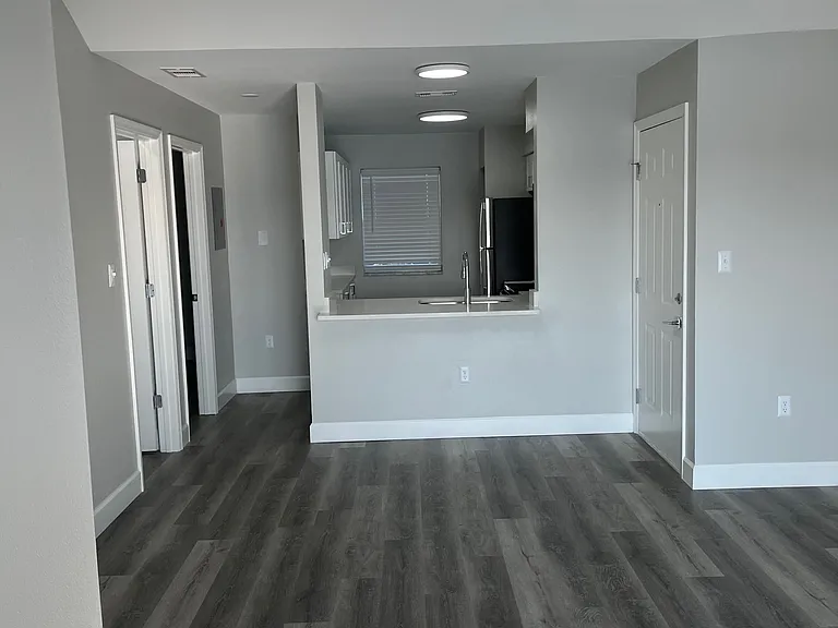 Spring Lake Apartments — Photo 114