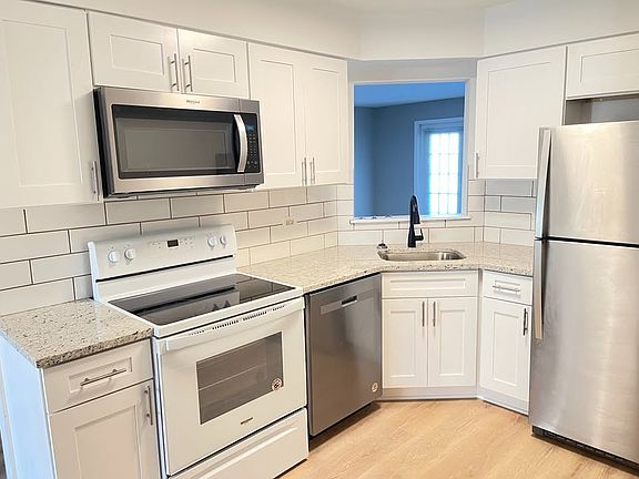 4th image of 4161 Williamsburg Ct #101