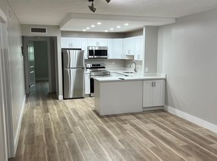 320 SE 11th Ave APT 302, Pompano Beach, FL 33060
