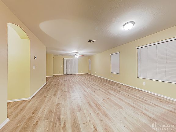 3rd image of 246 N 153rd Ave