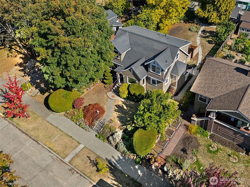 2nd image of 5436 44th Avenue SW