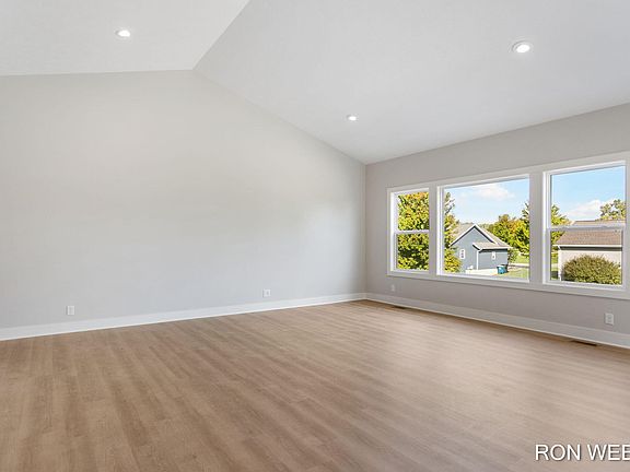 4th image of 9489 Fields Dr