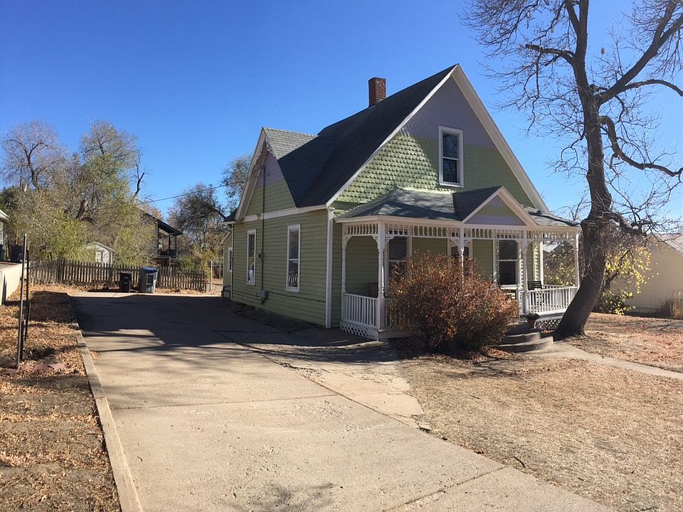 Front Yard / Off-Street Parking