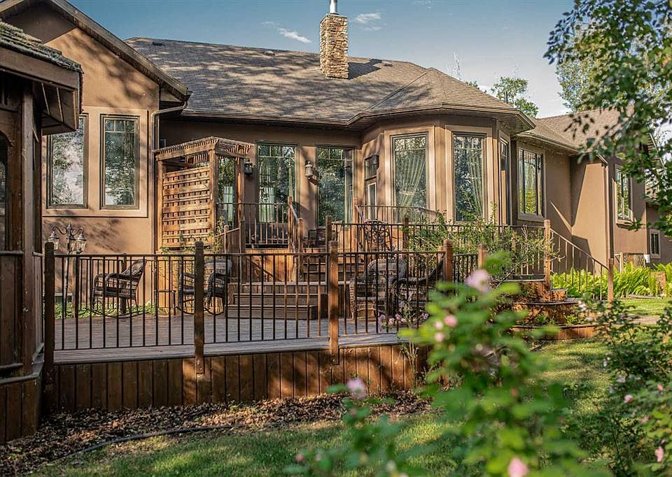 13 E Chinook Cres, High Level, AB T0H 1Z0 MLS A2086579 Zillow