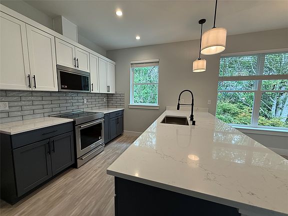 3rd image of 442 Elderberry Lane SW