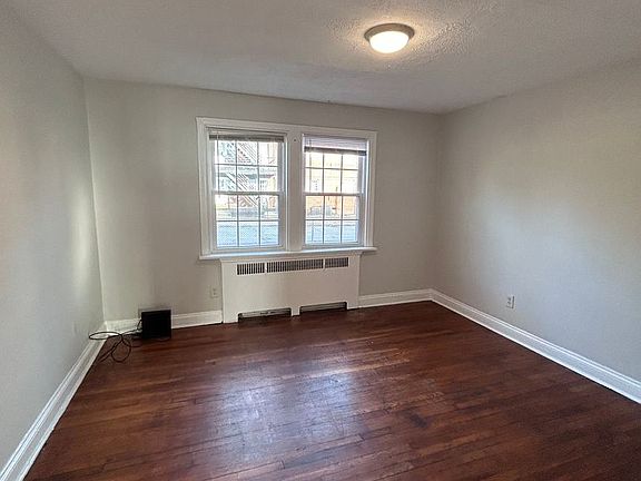 3rd image of 4905 Chamberlayne Ave APT 2