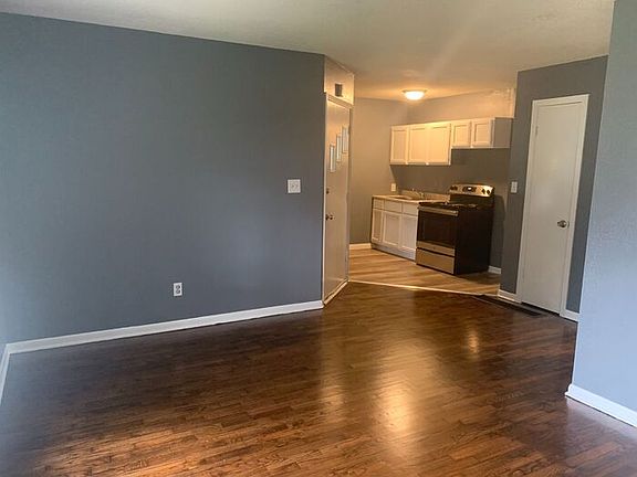 4th image of 1719 S Overton Ave