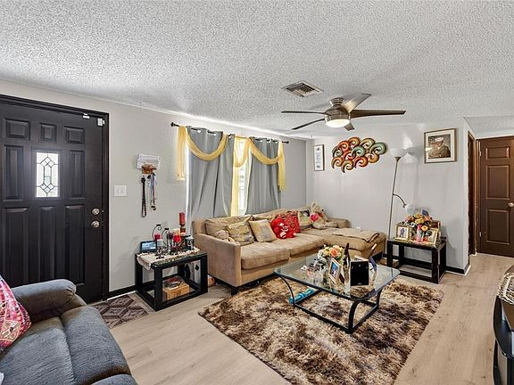 4th image of 15821 Adobe Dr