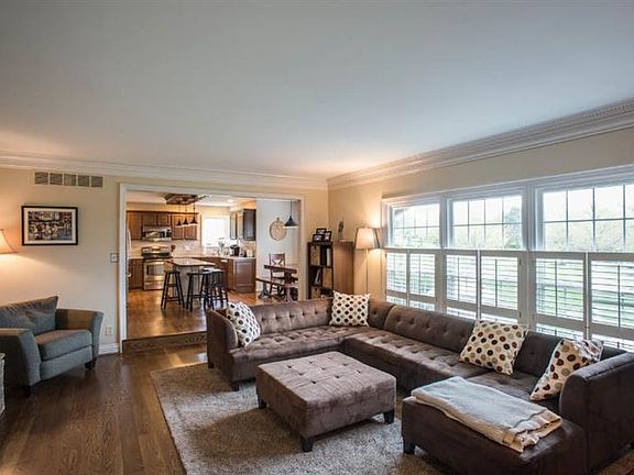 3rd image of 7402 Wetherington Dr