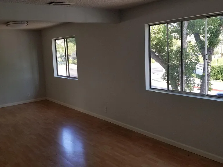 569 E Orange Grove Ave #B — Photo 3