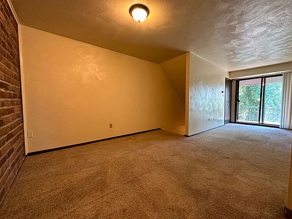 2nd image of 1333 Hunter Rd #29