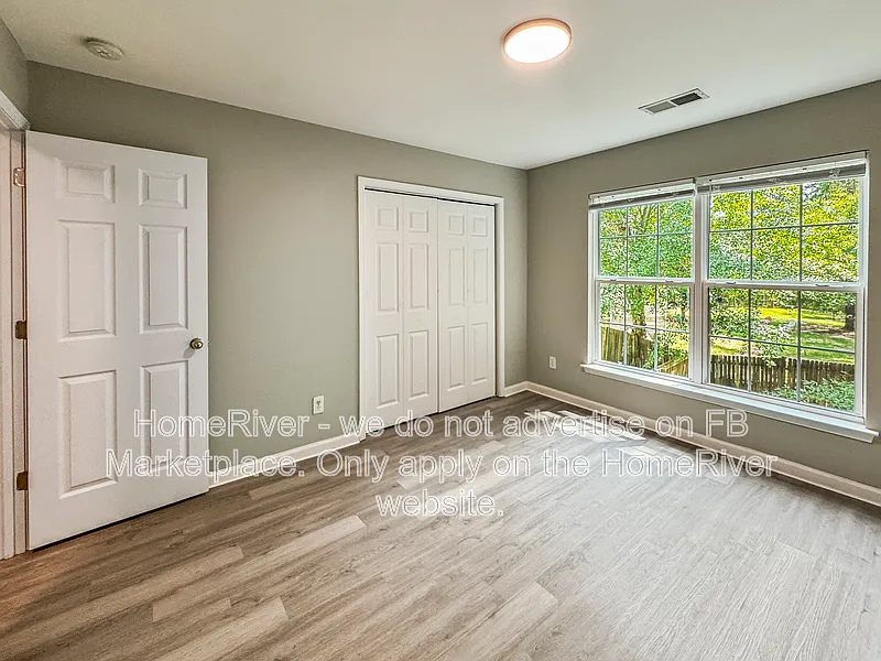 4 bed, 3.5 bath, 2765 sqft, $2,300 — Photo 3
