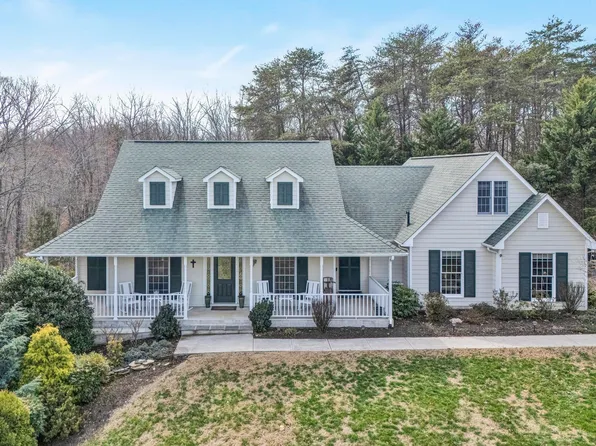 20 S Pointe Ln, Moneta, VA 24121