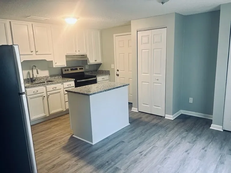 8326 Walden Rd E — Photo 5