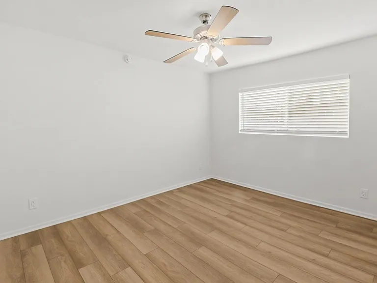 1747 Franklin St #4 — Photo 13
