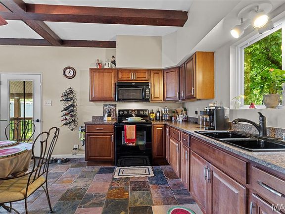 2nd image of 5611 Montebello Rd
