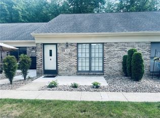 1633 W Hampton Dr, Youngstown, OH 44515
