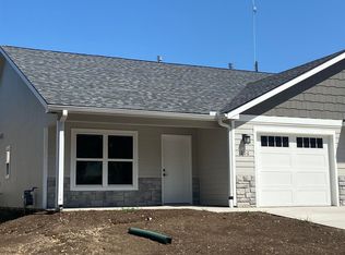 1206 SW Lakeside Dr, Topeka, KS 66604