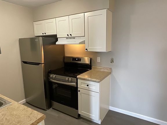 4th image of 3875 Hillsboro Dr #M