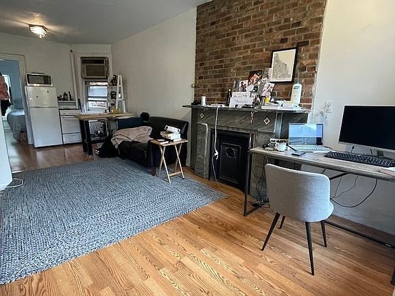 4th image of 140 W 10th St APT 5FW