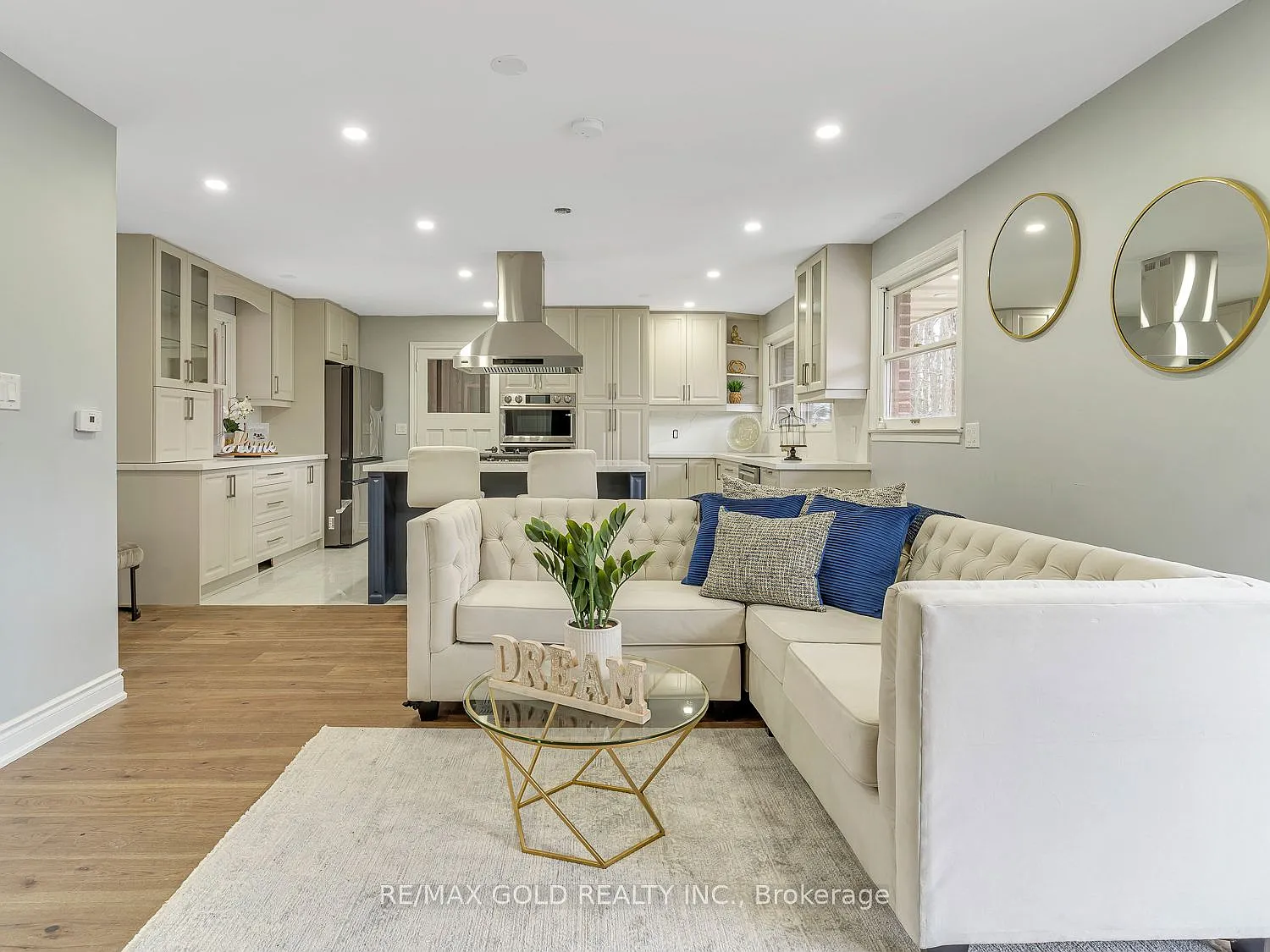 4 bed, $4,000 — Photo 2