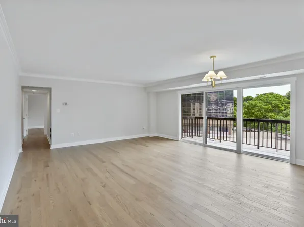 3200 S 28th St APT 302, Alexandria, VA 22302