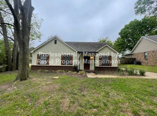 823 Autumn Woods Cv, Southaven, MS 38671
