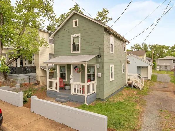 326 10 1/2 St NW, Charlottesville, VA 22903