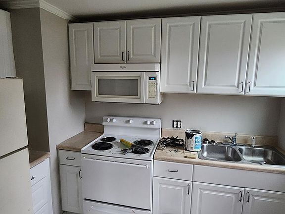 2nd image of 1714 Watts Ln