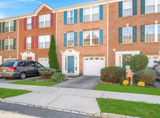 8 Abby Rd, Farmingdale, NJ 07727