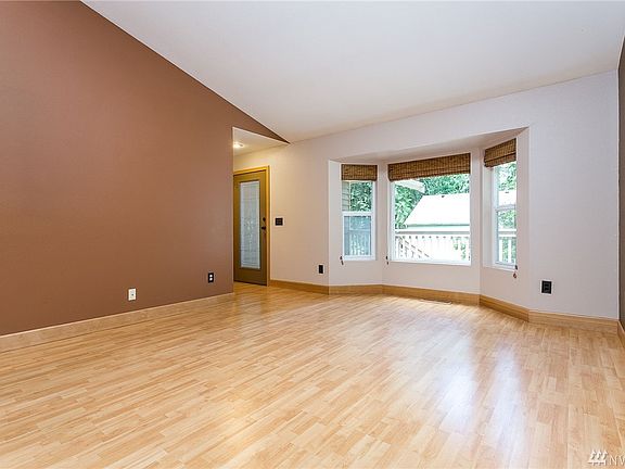 4th image of 136 Polo Park Dr