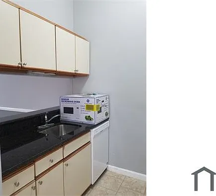 8 Banyan Wood Ct #302 — Photo 6