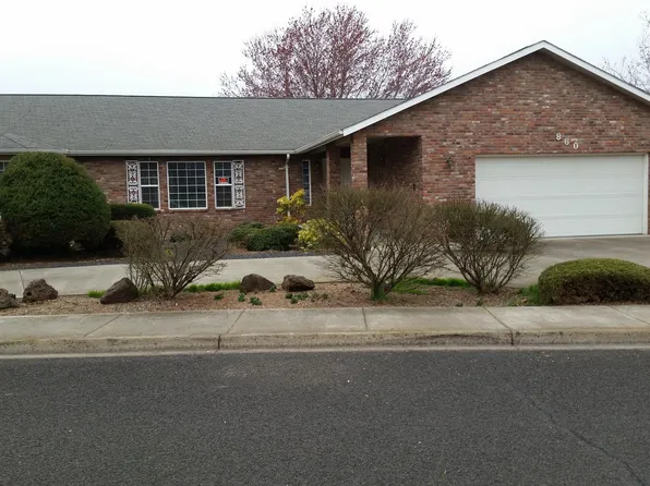 860 SE Sentry Dr, College Place, WA 99324