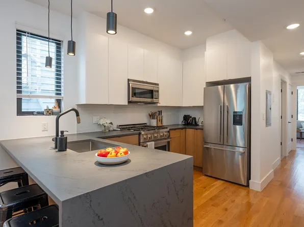 827 Pavonia Avenue image 1 of 11