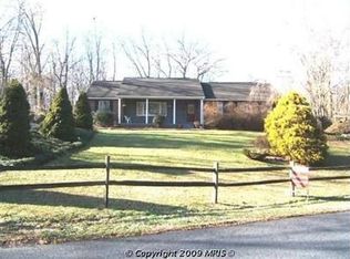 485 Fieldstone Dr, Bunker Hill, WV 25413