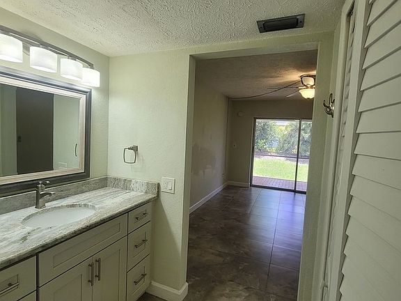 3rd image of 223 SE 15th Pl APT 104