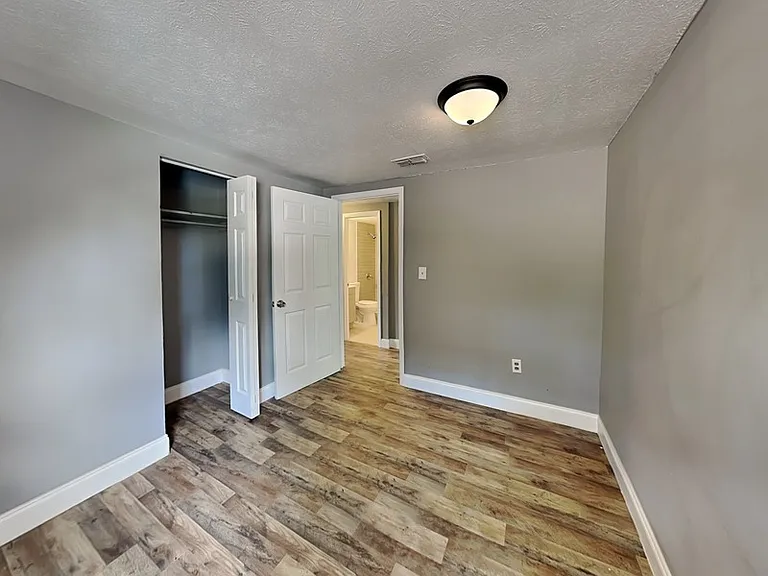7345 Linda Dr — Photo 12