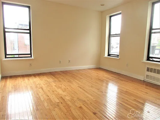 Rented by City Connections Realty | media 16