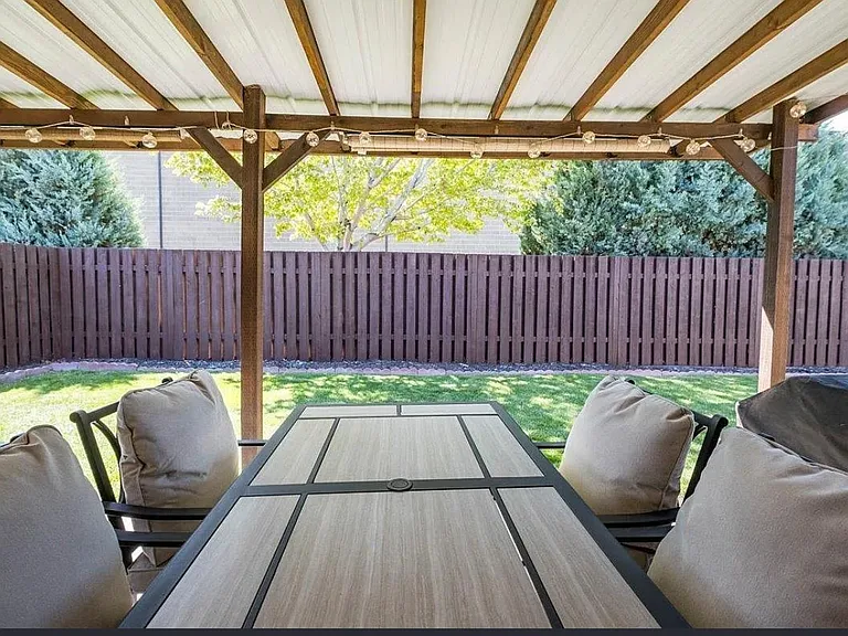 214 S Belfair Pl — Photo 37