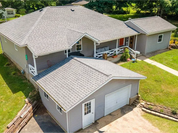 615 E Grand Ave, Carterville, IL 62918