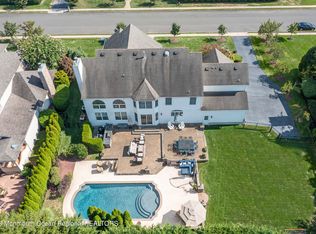 15 Eaton Pl, Ocean, NJ 07712