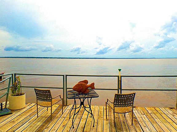 2nd image of 558 Lakeview Hbr